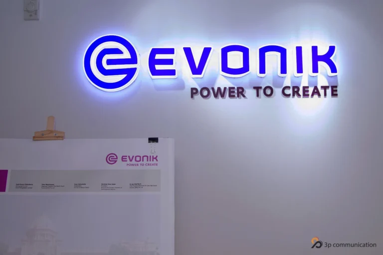 02_SUB_01_SUB_Evonik_Reception_Display_hdfwvu