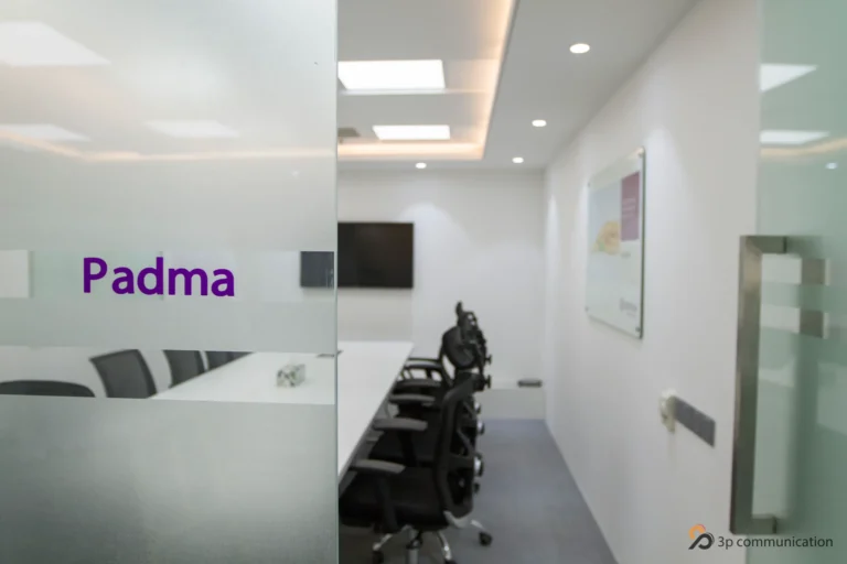 05_SUB_04_SUB_Padma_Meeting_Room_Glass_mdrjzw