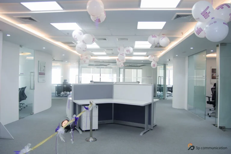 08_SUB_07_SUB_Main_Office_Floor_Curved_Pods_hnaogd